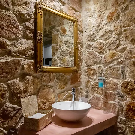 Desiterra Luxury And Hotel